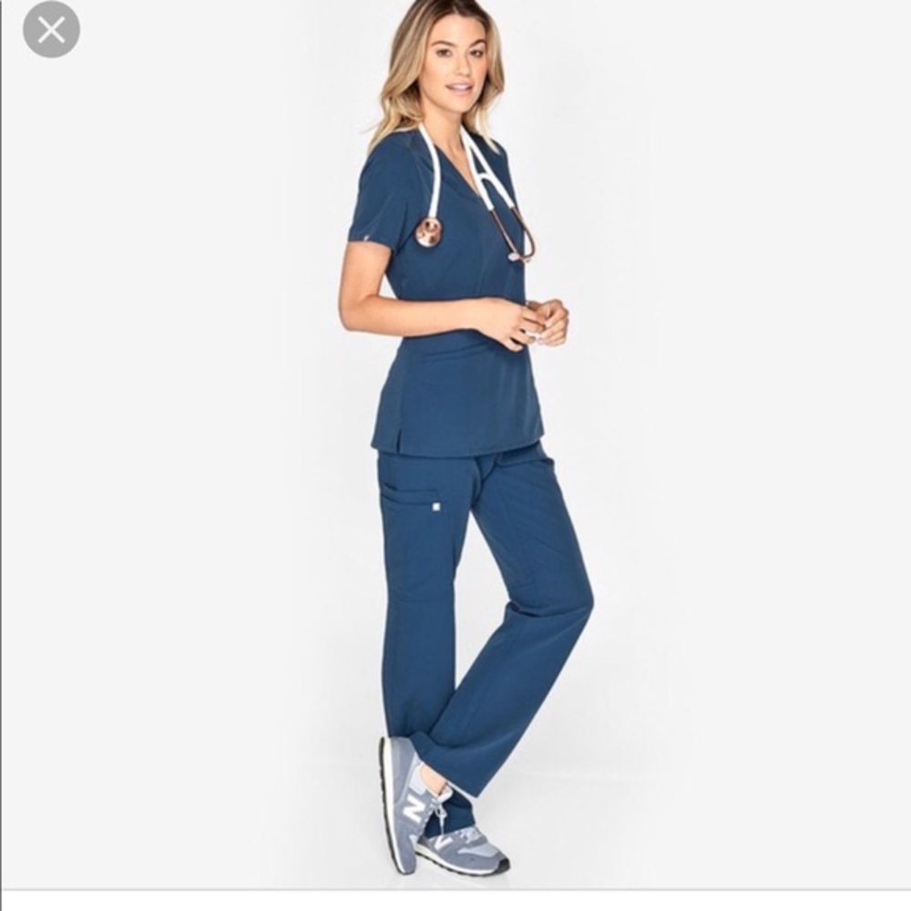 Figs dark harbor Kade cargo scrub pants - petite small